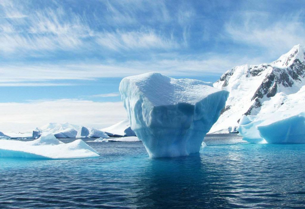 Topniejący lód zmniejsza zasolenie oceanów – czy jest się czym martwić?
