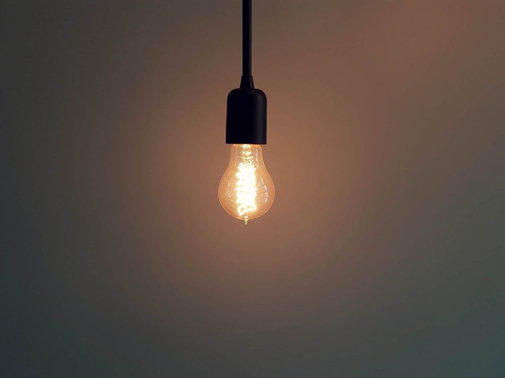 Jak zmniejszyć koszty energii w 2021 roku? Światowy Dzień Obniżania Kosztów Energii