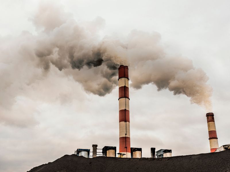 Uprawnienia do emisji gazów cieplarnianych – jak to działa?